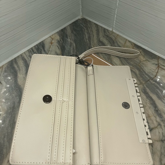 Steve Madden BCABBYY Flap Wallet Wristlet Light Beige Cream NWT